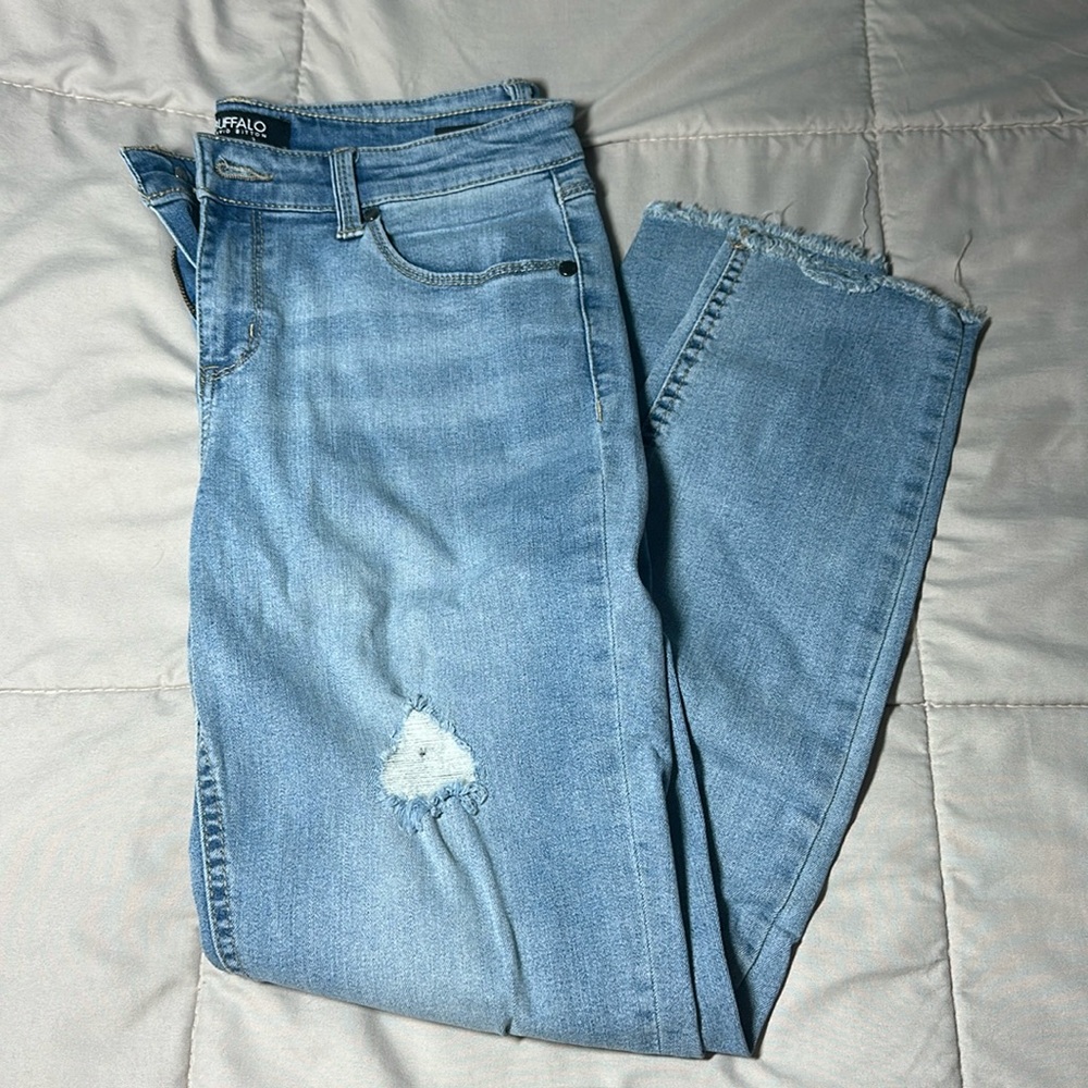 Woman’s Medium Wash Skinny Jeans